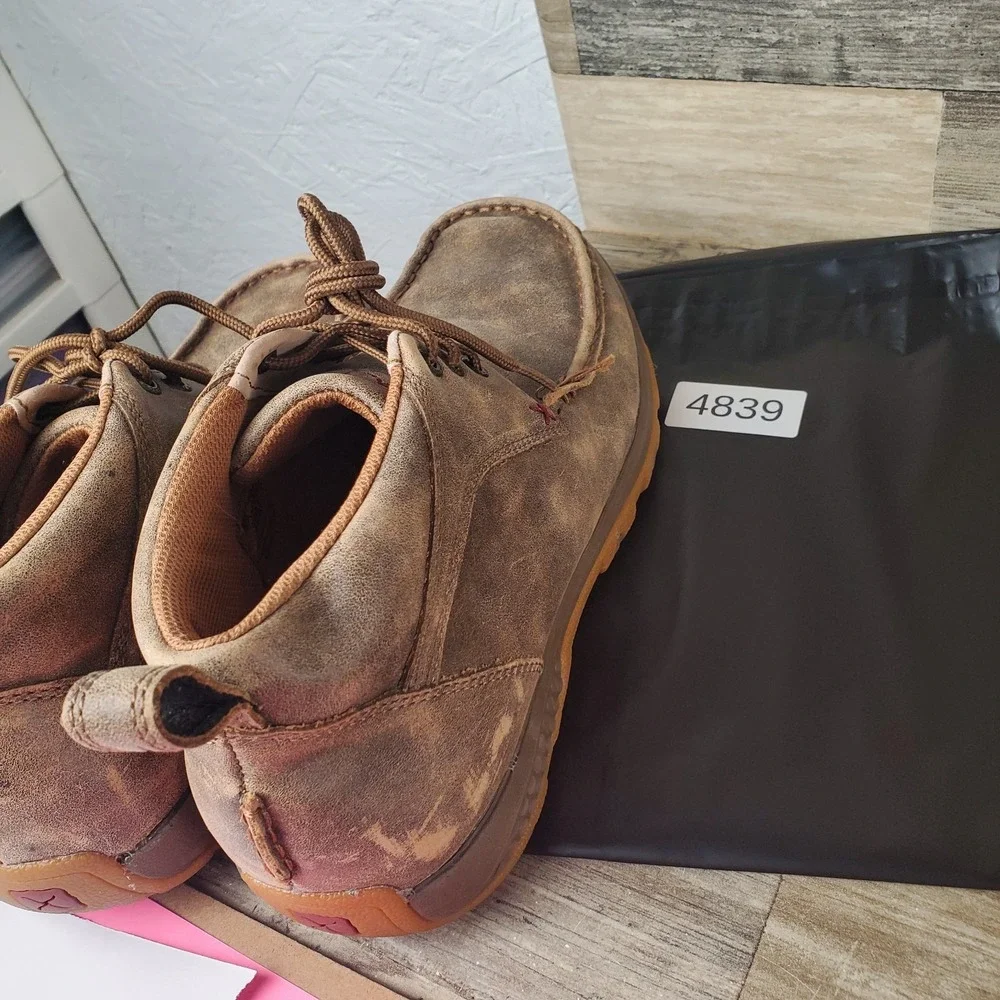 Twisted X CellStretch Driving Mens Chukkas Boots Sz 10 M Bomber Suede *read*